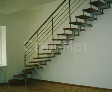 Открытые лестницы на одном косоуре (2)